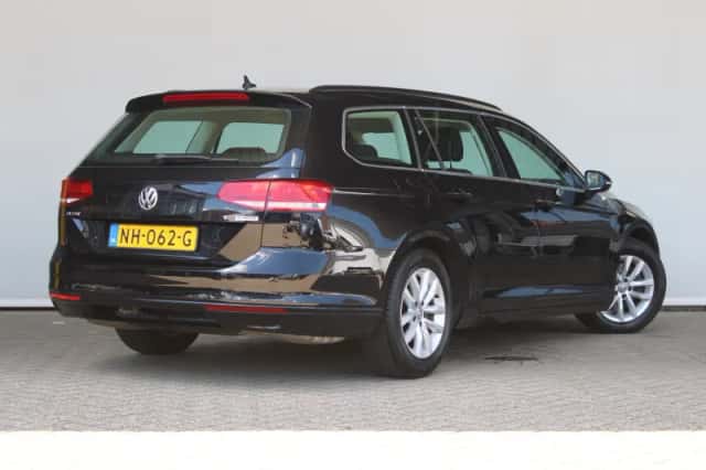 Volkswagen Passat (2017) thumbnail 5