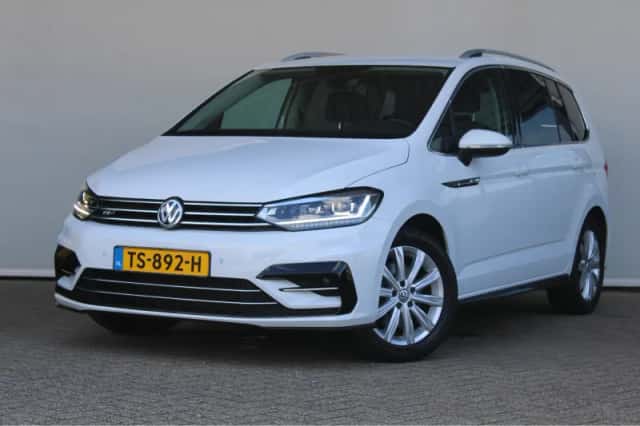Volkswagen Touran (2017) thumbnail 1