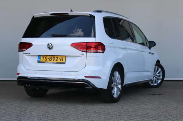 Volkswagen Touran (2017) thumbnail 5