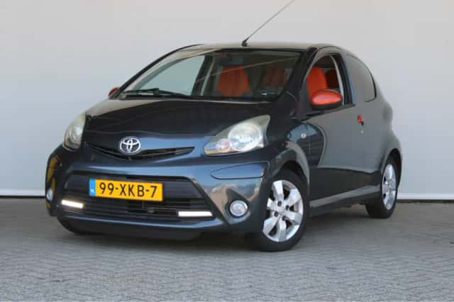 Toyota Aygo (2012) thumbnail 1