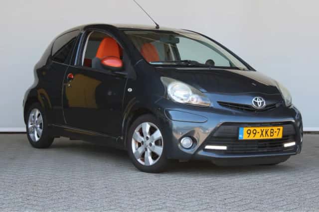Toyota Aygo (2012) thumbnail 3