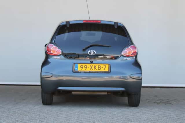 Toyota Aygo (2012) thumbnail 6