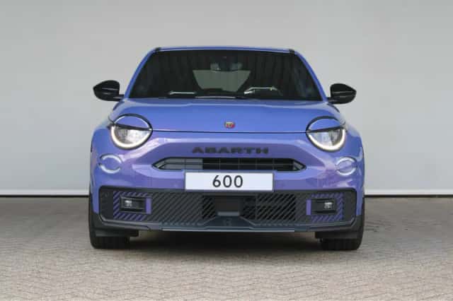 Abarth 600e (2025) thumbnail 2