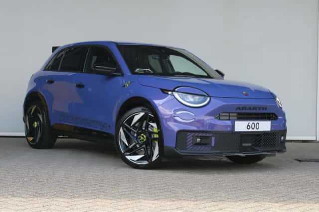 Abarth 600e (2025) thumbnail 3