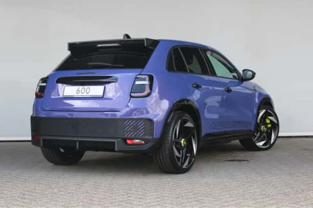 Abarth 600e (2025) thumbnail 5