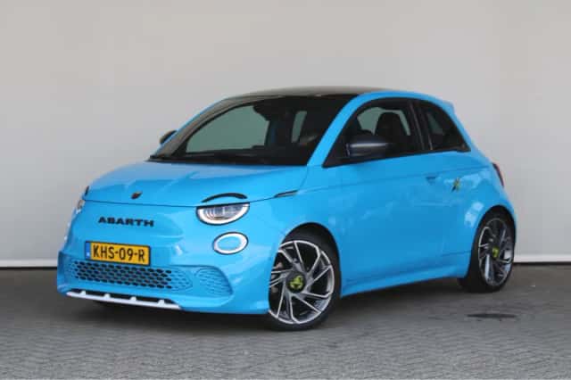 Fiat 500 (2023) thumbnail 1