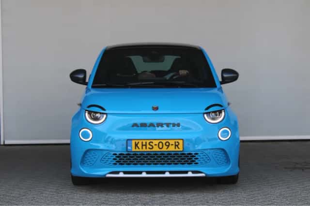 Fiat 500 (2023) thumbnail 2