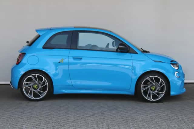 Fiat 500 (2023) thumbnail 4