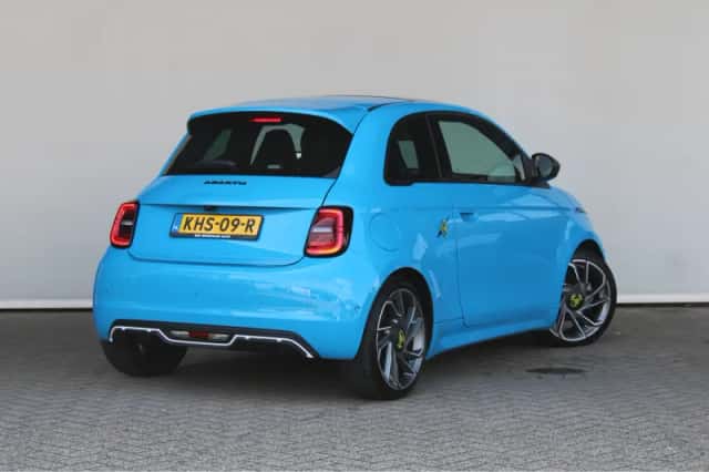 Fiat 500 (2023) thumbnail 5