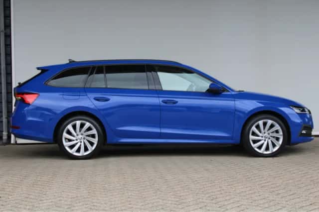 Škoda Octavia (2021) thumbnail 4