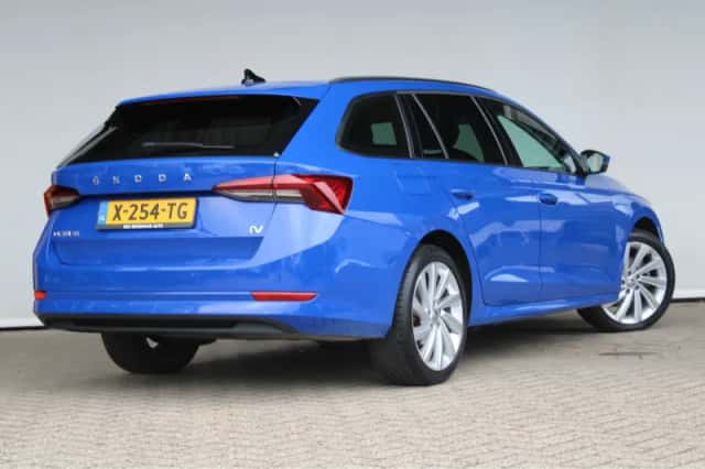 Škoda Octavia (2021) thumbnail 5