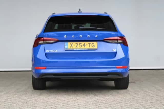 Škoda Octavia (2021) thumbnail 6