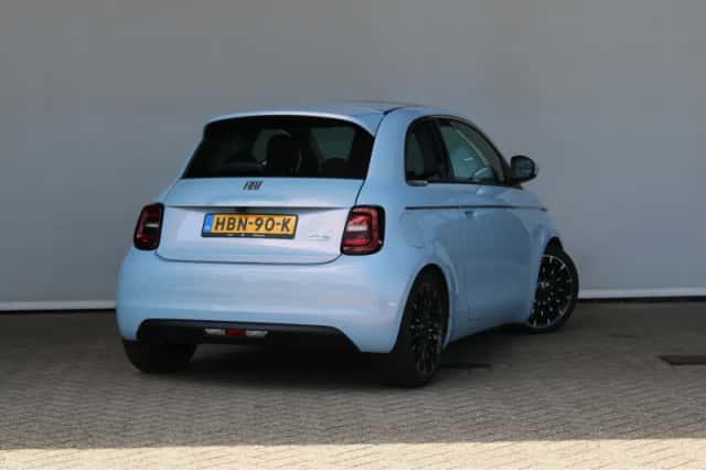 Fiat 500 (2022) thumbnail 6