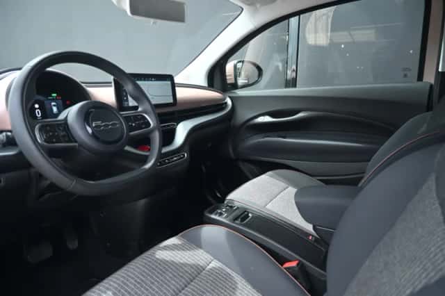 Fiat 500 (2022) thumbnail 6