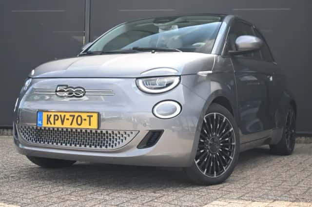 Fiat 500e (2023) thumbnail 1