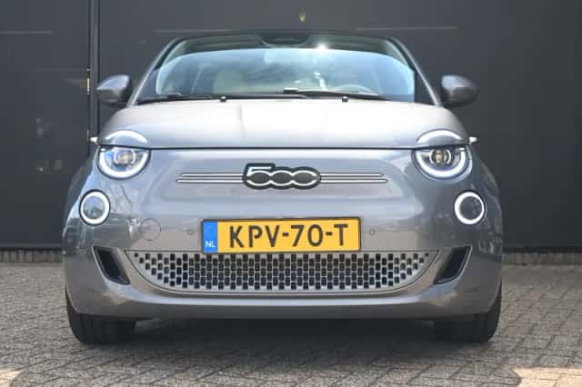Fiat 500e (2023) thumbnail 4