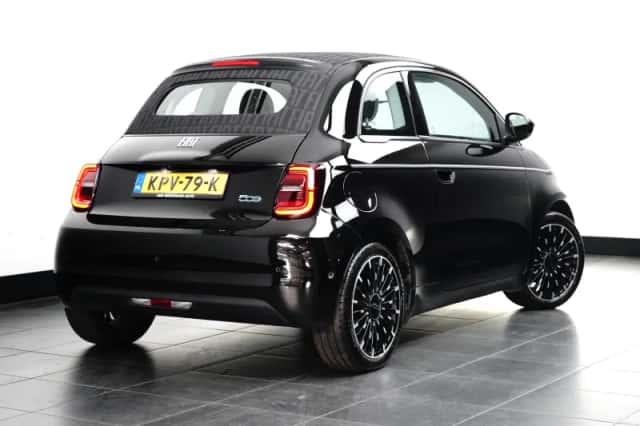 Fiat 500C (2023) thumbnail 4