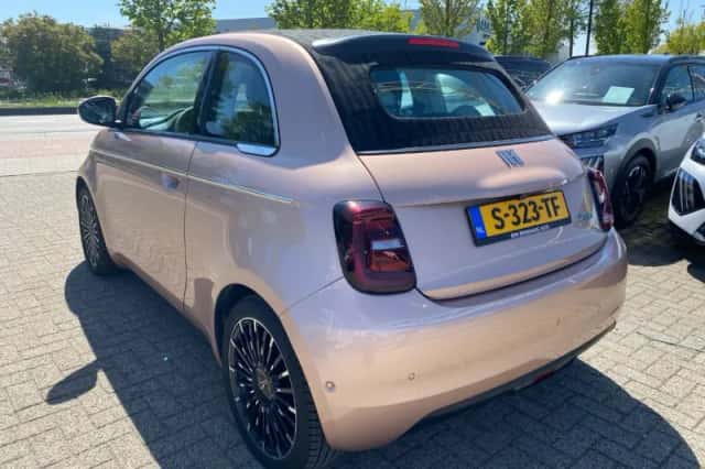 Fiat 500C (2022) thumbnail 5