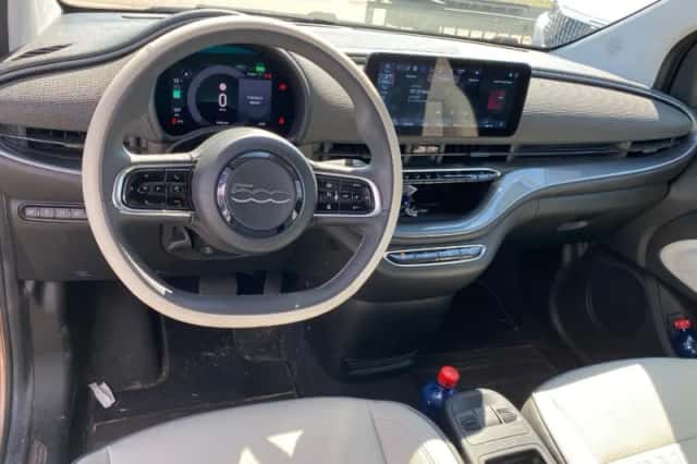 Fiat 500C (2022) thumbnail 6