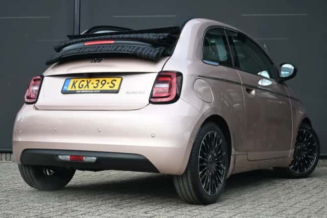 Fiat 500C (2026) thumbnail 2