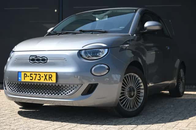 Fiat 500e (2022) thumbnail 1