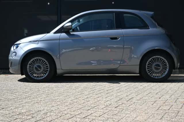 Fiat 500e (2022) thumbnail 4