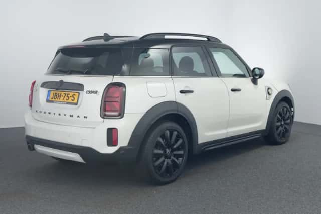 MINI Countryman (2023) thumbnail 2