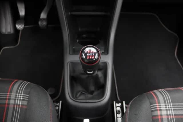 Volkswagen Up! (2022) thumbnail 11