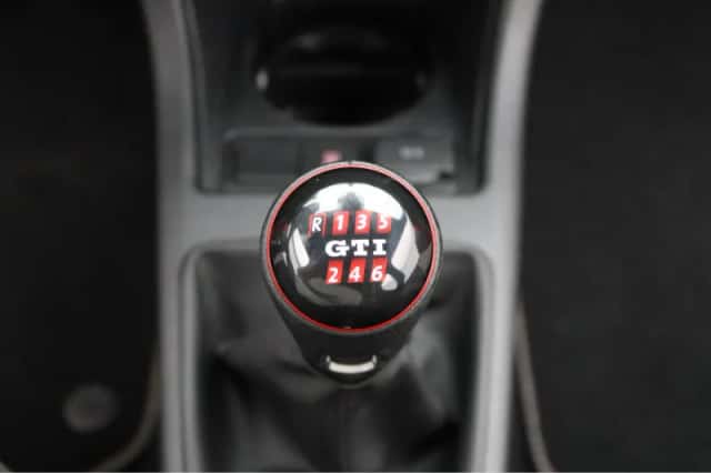 Volkswagen Up! (2022) thumbnail 18