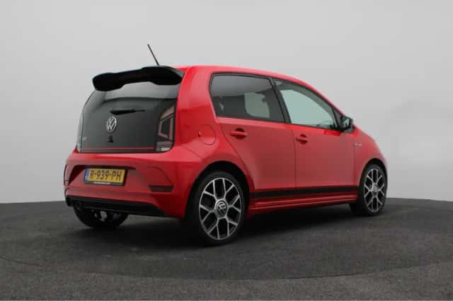 Volkswagen Up! (2022) thumbnail 3
