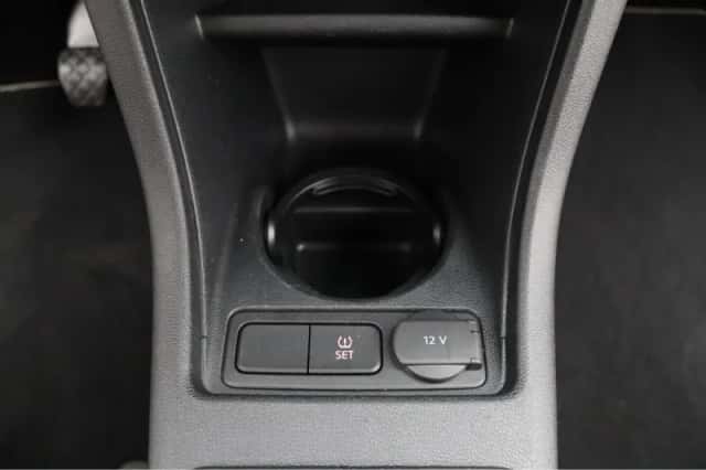 Volkswagen Up! (2022) thumbnail 23