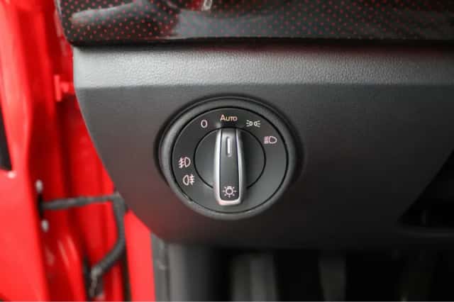 Volkswagen Up! (2022) thumbnail 24