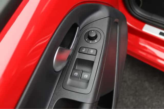 Volkswagen Up! (2022) thumbnail 25