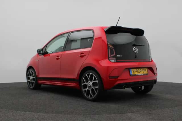 Volkswagen Up! (2022) thumbnail 4