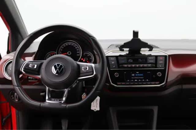 Volkswagen Up! (2022) thumbnail 8