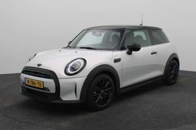 MINI Mini (2022) thumbnail 1