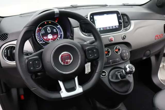 Fiat 500 (2022) thumbnail 3