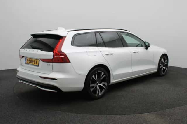 Volvo V60 (2024) thumbnail 2