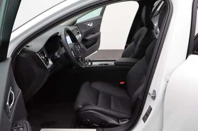 Volvo V60 (2024) thumbnail 11
