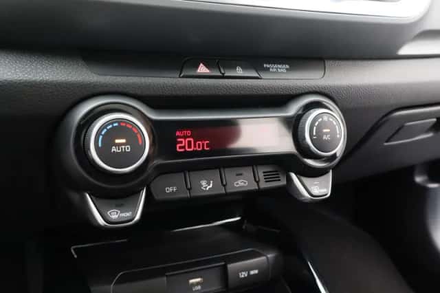 Kia Stonic (2023) thumbnail 23