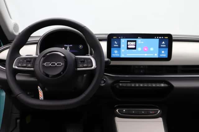 Fiat 600 (2024) thumbnail 3