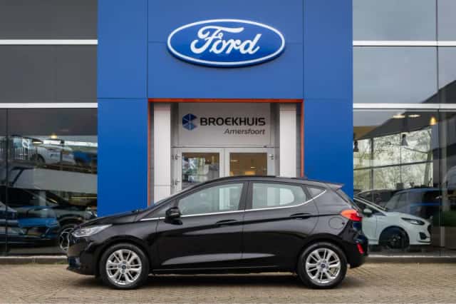 Ford Fiesta (2023) thumbnail 3