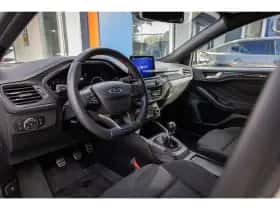 Ford Focus (2020) thumbnail 2