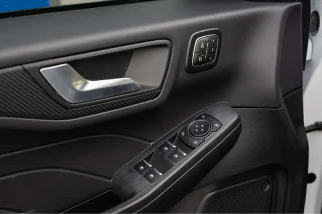 Ford Kuga (2025) thumbnail 18