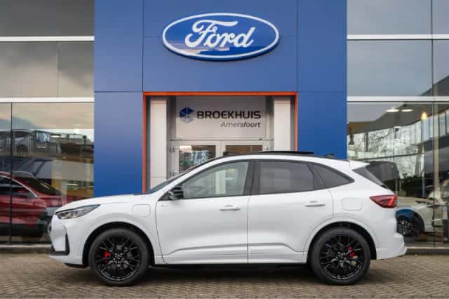 Ford Kuga (2025) thumbnail 3