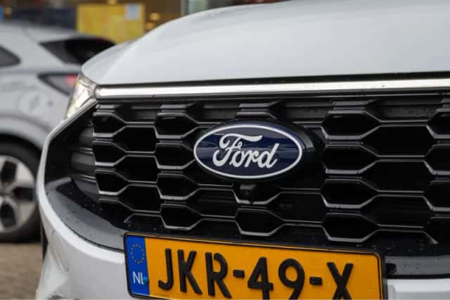 Ford Kuga (2025) thumbnail 6