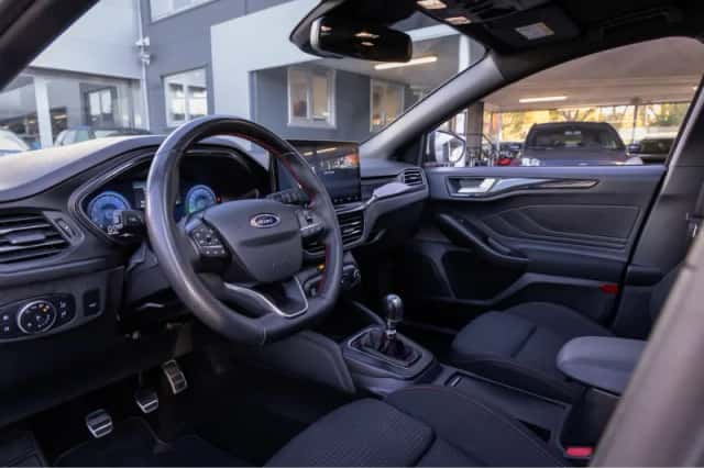 Ford Focus (2024) thumbnail 2