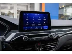 Ford Kuga (2023) thumbnail 38