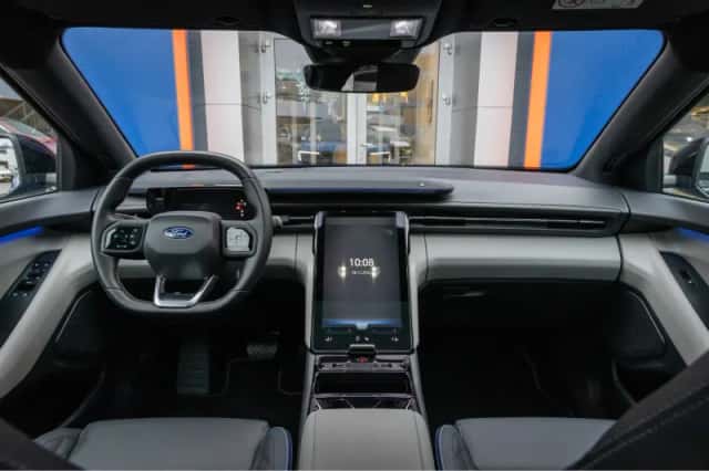 Ford Explorer (2025) thumbnail 12