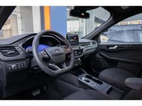 Ford Kuga (2023) thumbnail 2